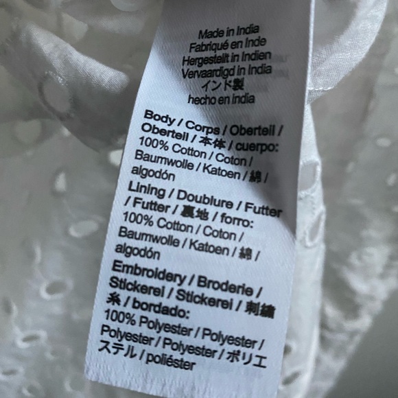 SOLD! 🤍J. CREW Eyelet Blouse w/tank! - Picture 7 of 9